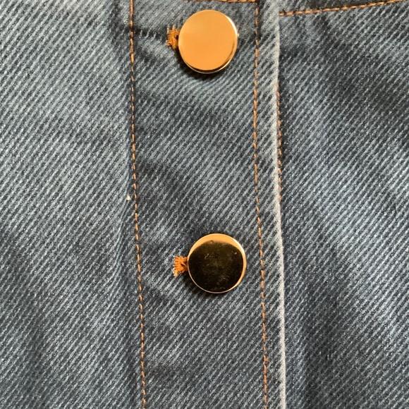 NWT Denim Crop top with adjustable drawstring in size L - Picture 7 of 16